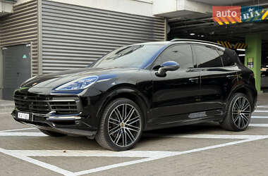 Внедорожник / Кроссовер Porsche Cayenne 2021 в Киеве