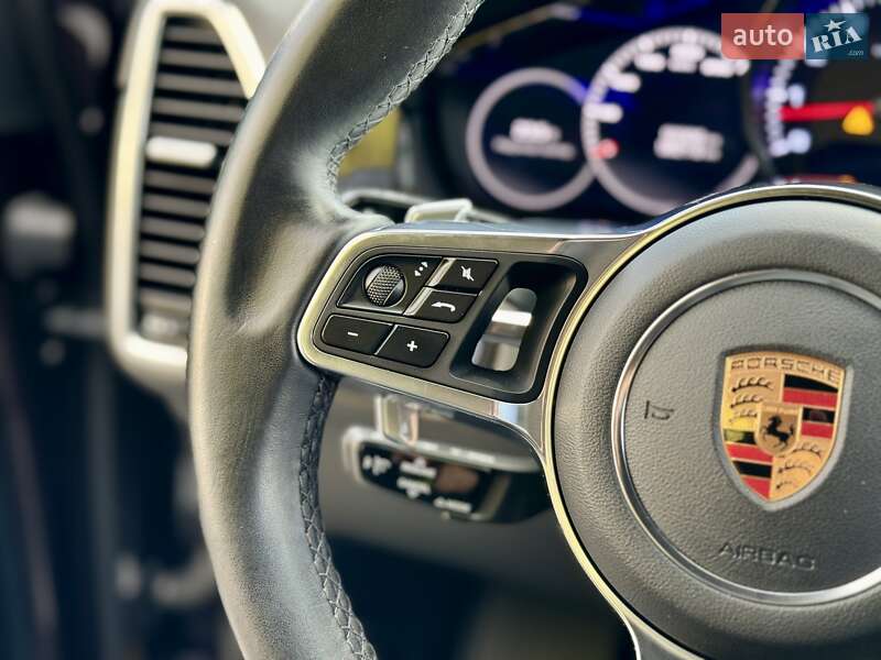 Позашляховик / Кросовер Porsche Cayenne 2018 в Києві