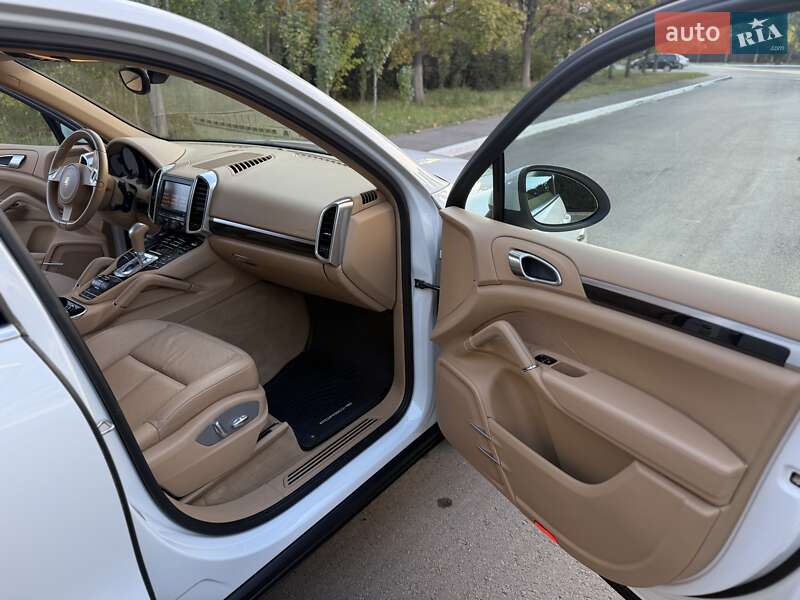 Позашляховик / Кросовер Porsche Cayenne 2012 в Дніпрі