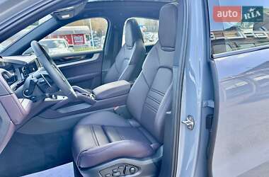 Позашляховик / Кросовер Porsche Cayenne 2024 в 