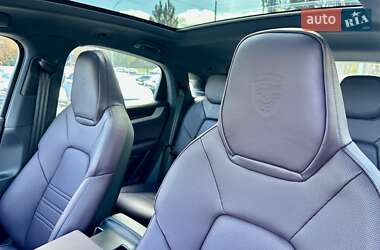 Позашляховик / Кросовер Porsche Cayenne 2024 в 