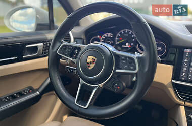 Позашляховик / Кросовер Porsche Cayenne 2019 в 