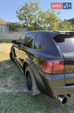 Внедорожник / Кроссовер Porsche Cayenne 2004 в 