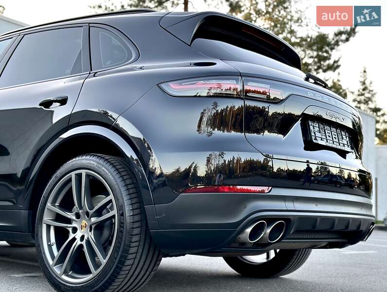 Внедорожник / Кроссовер Porsche Cayenne 2017 в Киеве