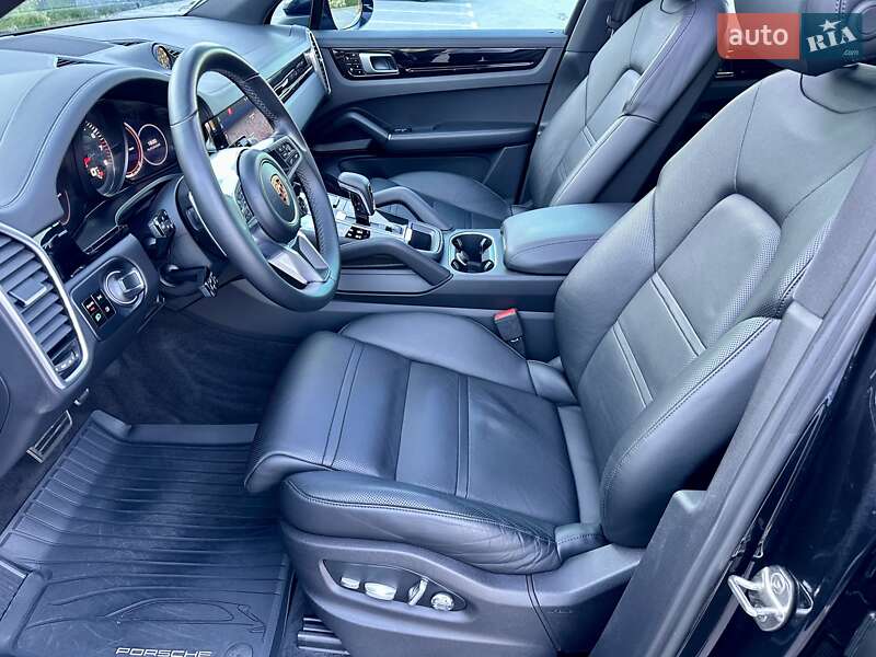 Внедорожник / Кроссовер Porsche Cayenne 2017 в Киеве