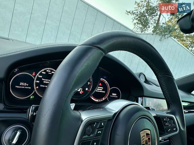 Внедорожник / Кроссовер Porsche Cayenne 2017 в Киеве