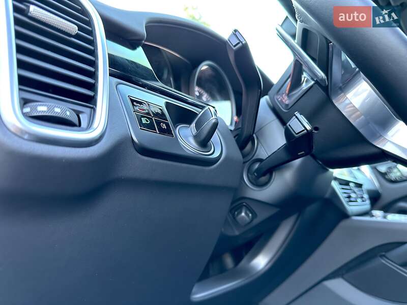 Внедорожник / Кроссовер Porsche Cayenne 2017 в Киеве