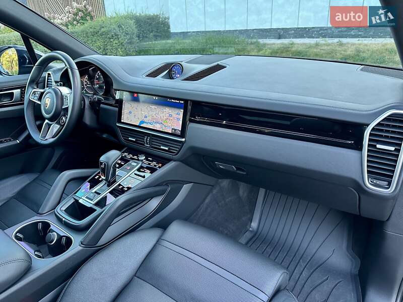 Внедорожник / Кроссовер Porsche Cayenne 2017 в Киеве