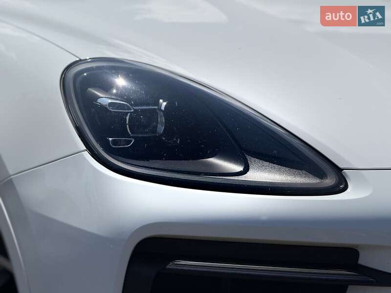 Позашляховик / Кросовер Porsche Cayenne 2017 в Одесі