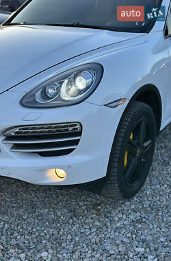 Позашляховик / Кросовер Porsche Cayenne 2014 в 