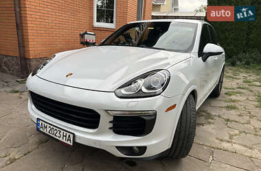 Внедорожник / Кроссовер Porsche Cayenne 2017 в 