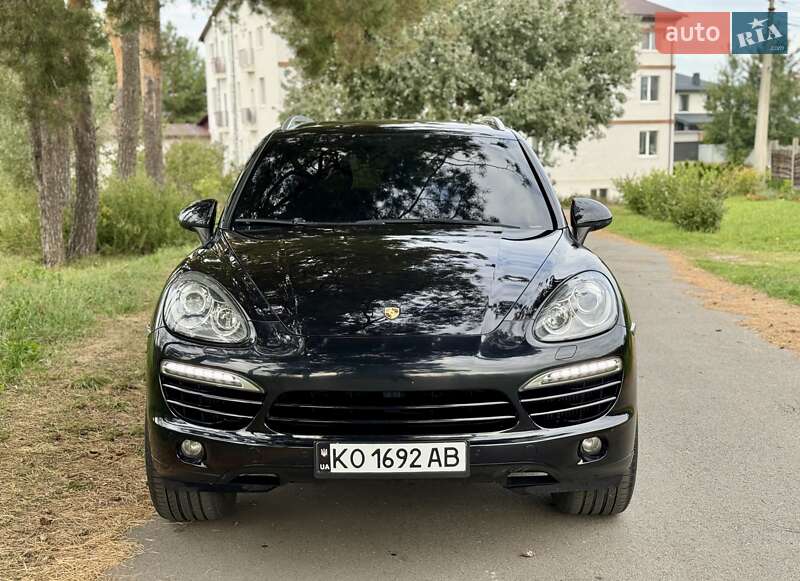 Внедорожник / Кроссовер Porsche Cayenne 2011 в Киеве