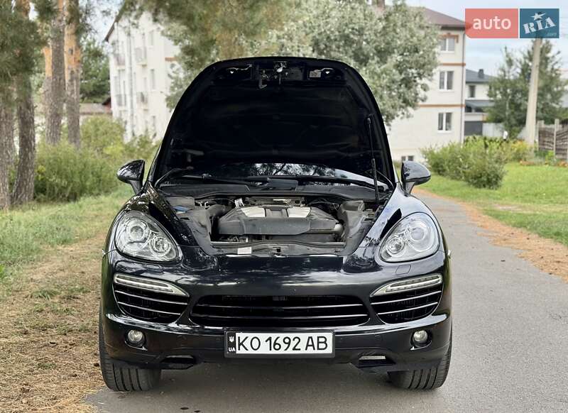 Внедорожник / Кроссовер Porsche Cayenne 2011 в Киеве