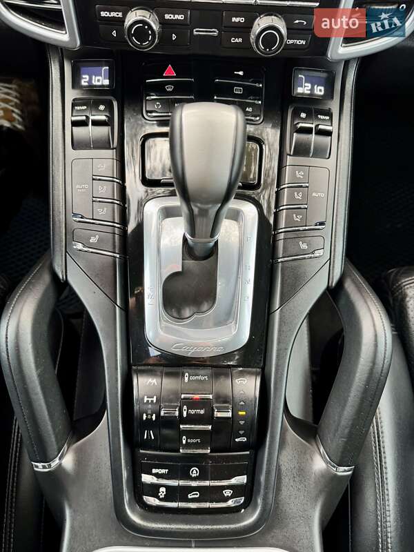 Внедорожник / Кроссовер Porsche Cayenne 2011 в Киеве