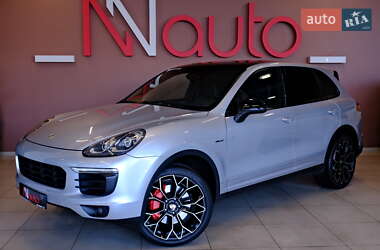 Позашляховик / Кросовер Porsche Cayenne 2015 в 