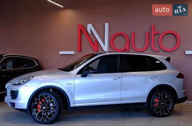 Позашляховик / Кросовер Porsche Cayenne 2015 в 