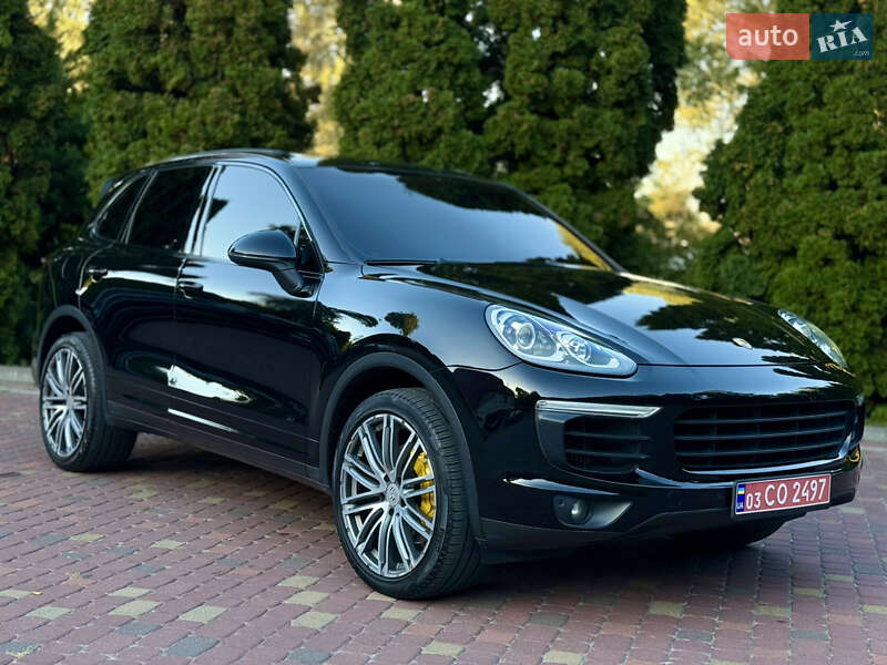 Внедорожник / Кроссовер Porsche Cayenne 2015 в Тернополе