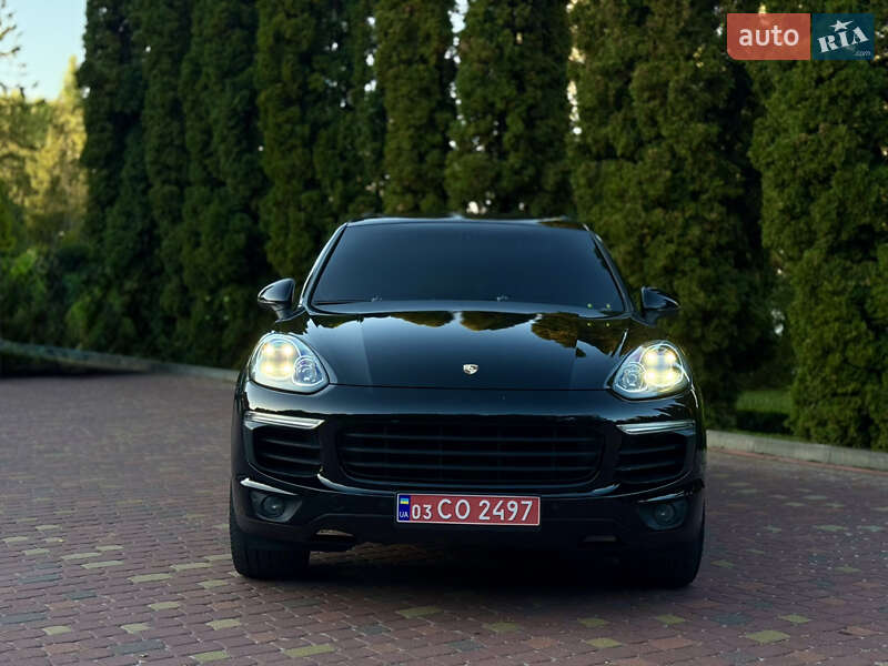 Внедорожник / Кроссовер Porsche Cayenne 2015 в Тернополе