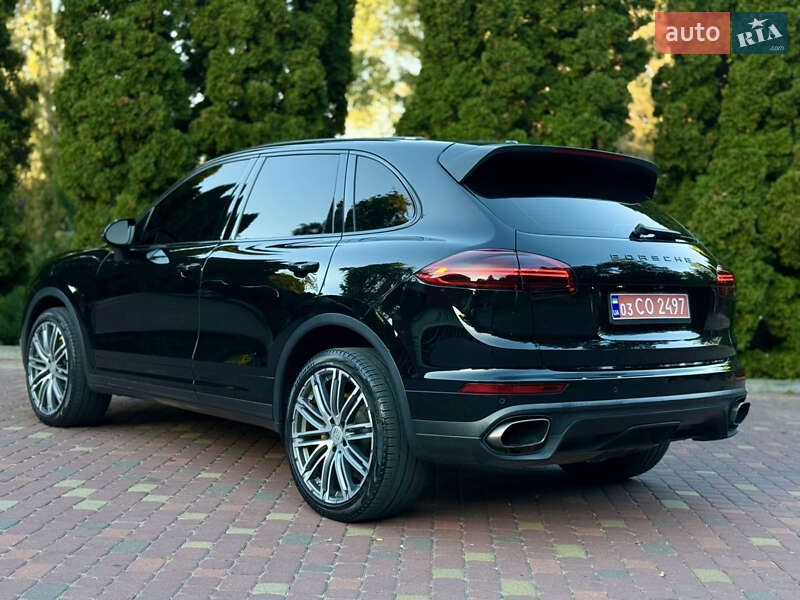 Внедорожник / Кроссовер Porsche Cayenne 2015 в Тернополе