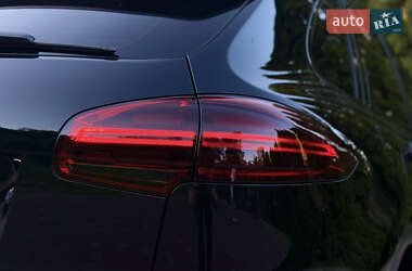 Позашляховик / Кросовер Porsche Cayenne 2015 в 