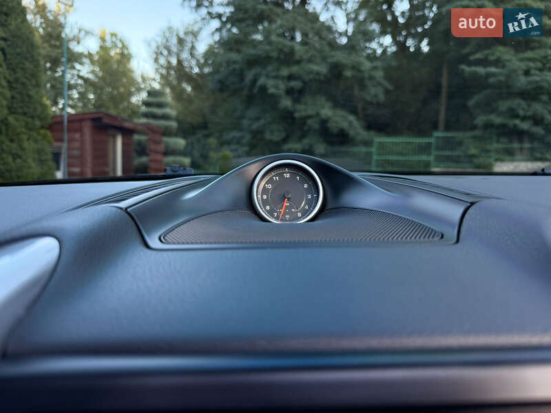 Внедорожник / Кроссовер Porsche Cayenne 2015 в Тернополе