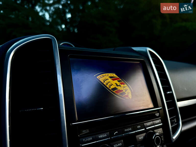 Внедорожник / Кроссовер Porsche Cayenne 2015 в Тернополе