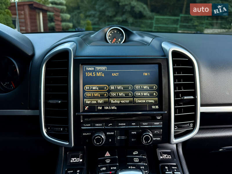 Внедорожник / Кроссовер Porsche Cayenne 2015 в Тернополе
