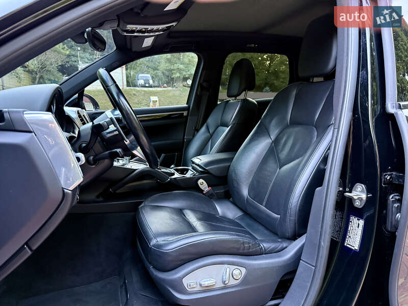 Внедорожник / Кроссовер Porsche Cayenne 2015 в Тернополе