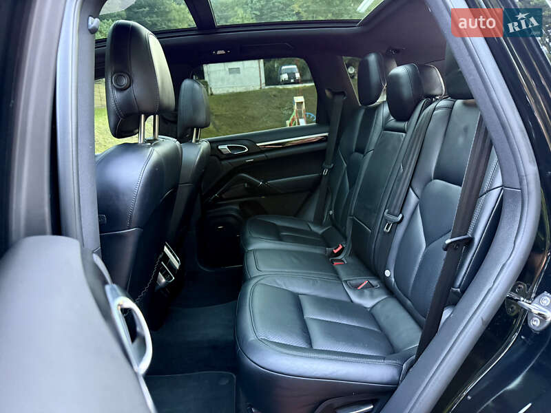 Внедорожник / Кроссовер Porsche Cayenne 2015 в Тернополе