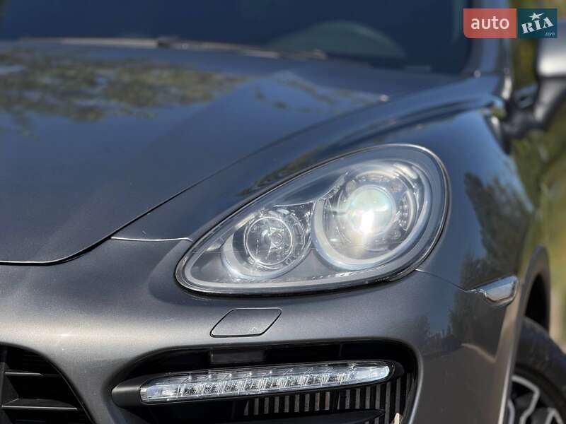 Внедорожник / Кроссовер Porsche Cayenne 2010 в Кривом Роге