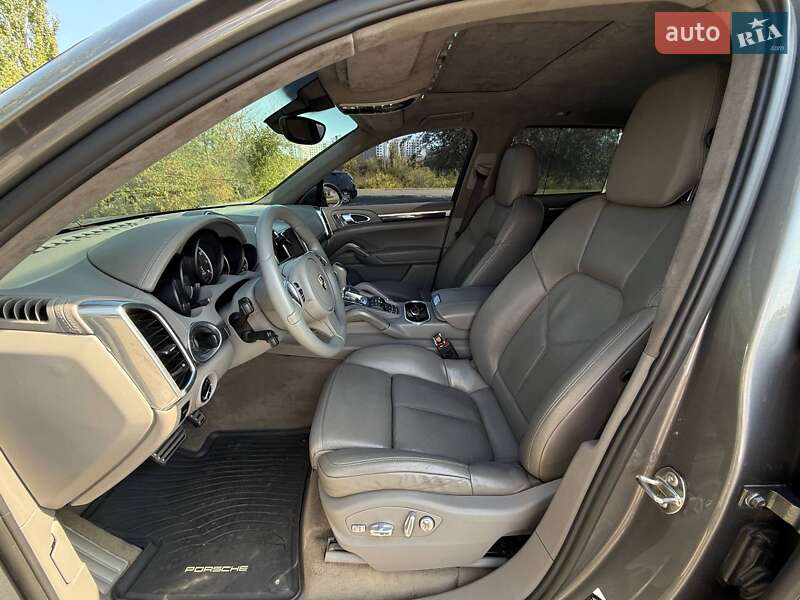 Внедорожник / Кроссовер Porsche Cayenne 2010 в Кривом Роге
