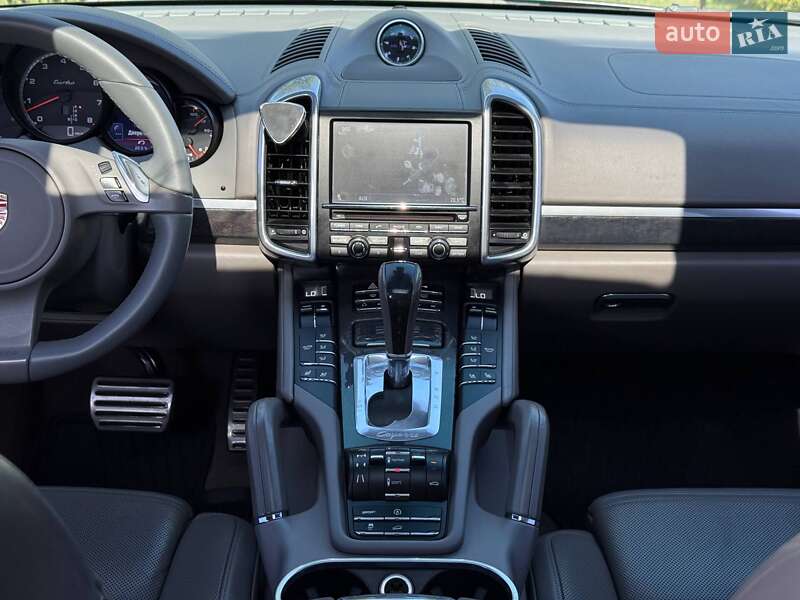Внедорожник / Кроссовер Porsche Cayenne 2010 в Кривом Роге