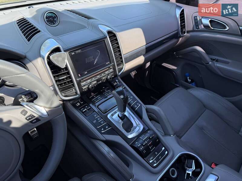Внедорожник / Кроссовер Porsche Cayenne 2010 в Кривом Роге