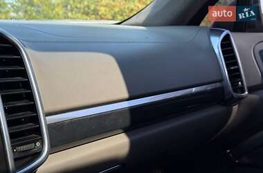 Позашляховик / Кросовер Porsche Cayenne 2010 в 