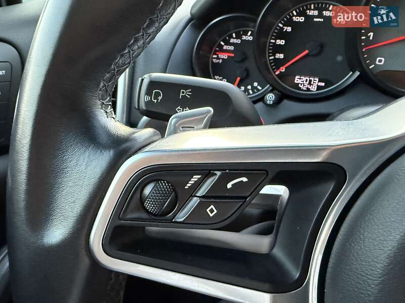 Внедорожник / Кроссовер Porsche Cayenne 2016 в Киеве
