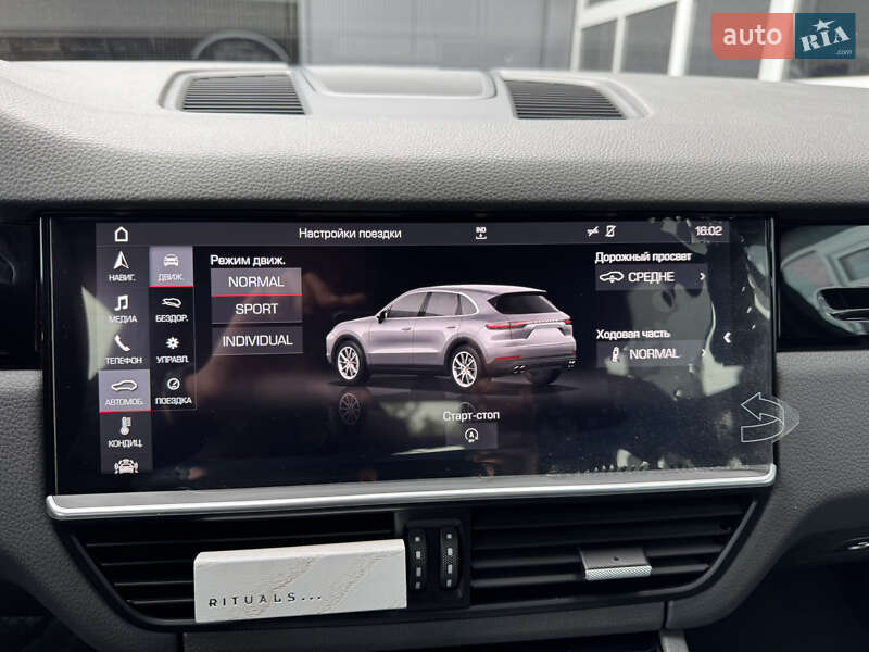 Позашляховик / Кросовер Porsche Cayenne 2018 в Мукачевому