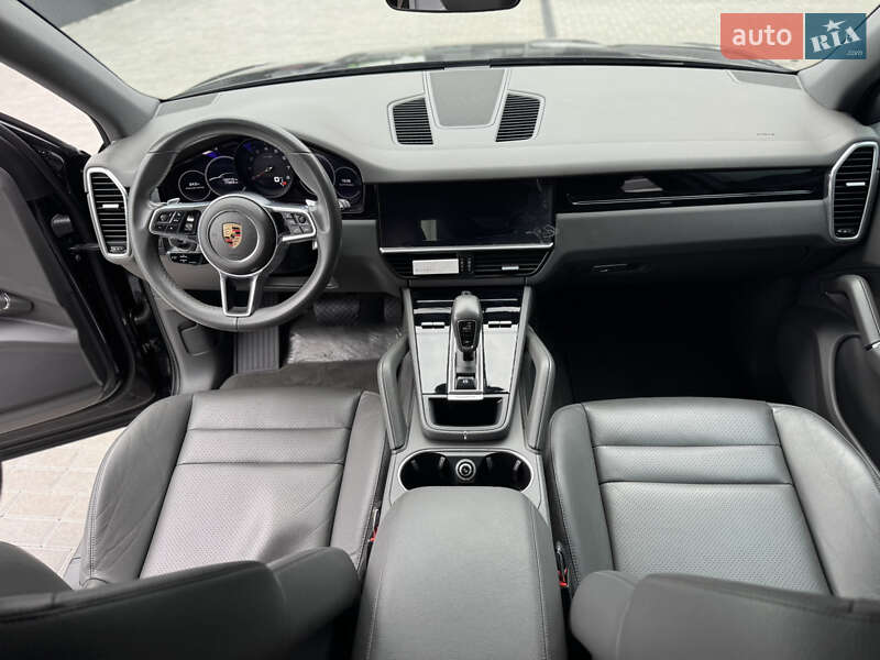 Позашляховик / Кросовер Porsche Cayenne 2018 в Мукачевому
