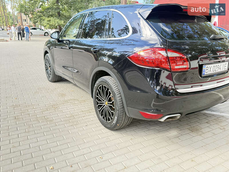 Внедорожник / Кроссовер Porsche Cayenne 2012 в Киеве фото 6 Внедорожник / Кроссовер Porsche Cayenne 2012 в Киеве