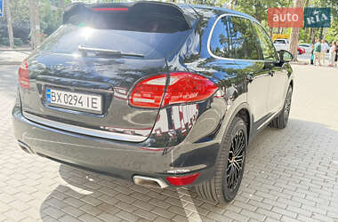 Внедорожник / Кроссовер Porsche Cayenne 2012 в 