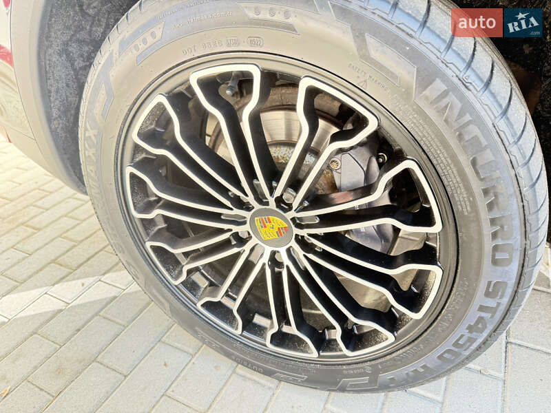 Внедорожник / Кроссовер Porsche Cayenne 2012 в Киеве фото 23 Внедорожник / Кроссовер Porsche Cayenne 2012 в Киеве