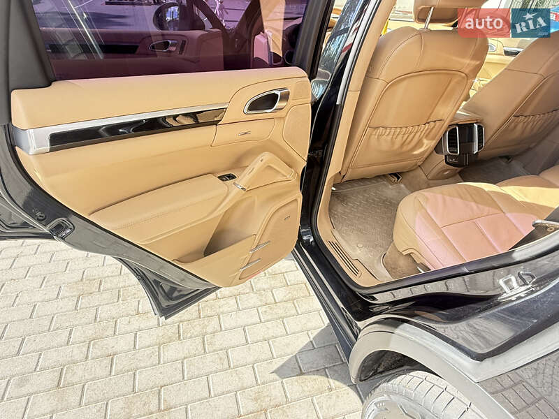 Внедорожник / Кроссовер Porsche Cayenne 2012 в Киеве фото 27 Внедорожник / Кроссовер Porsche Cayenne 2012 в Киеве