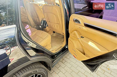Внедорожник / Кроссовер Porsche Cayenne 2012 в 