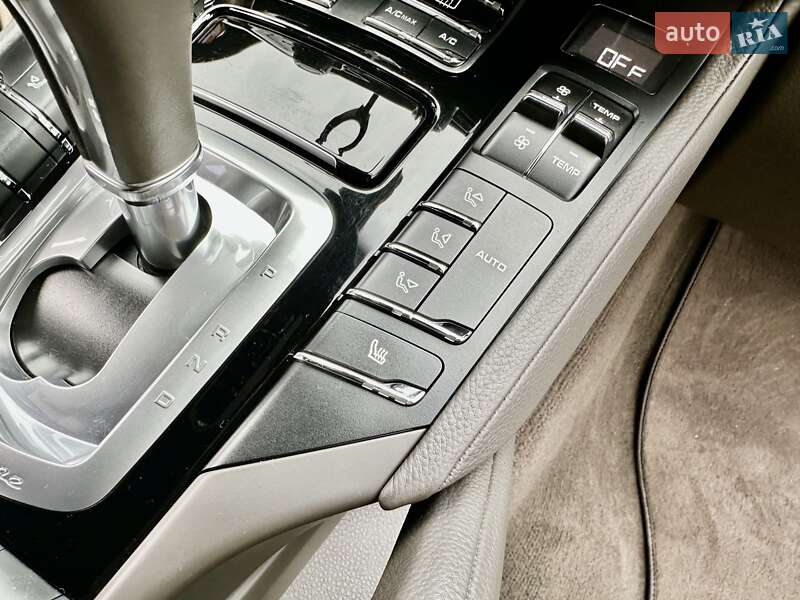 Внедорожник / Кроссовер Porsche Cayenne 2015 в Киеве фото 32 Внедорожник / Кроссовер Porsche Cayenne 2015 в Киеве