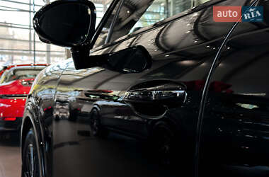 Внедорожник / Кроссовер Porsche Cayenne 2024 в 