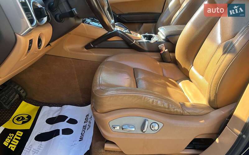 Позашляховик / Кросовер Porsche Cayenne 2012 в Івано-Франківську