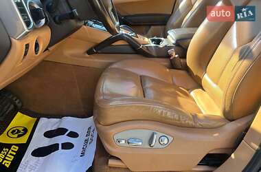 Внедорожник / Кроссовер Porsche Cayenne 2012 в 