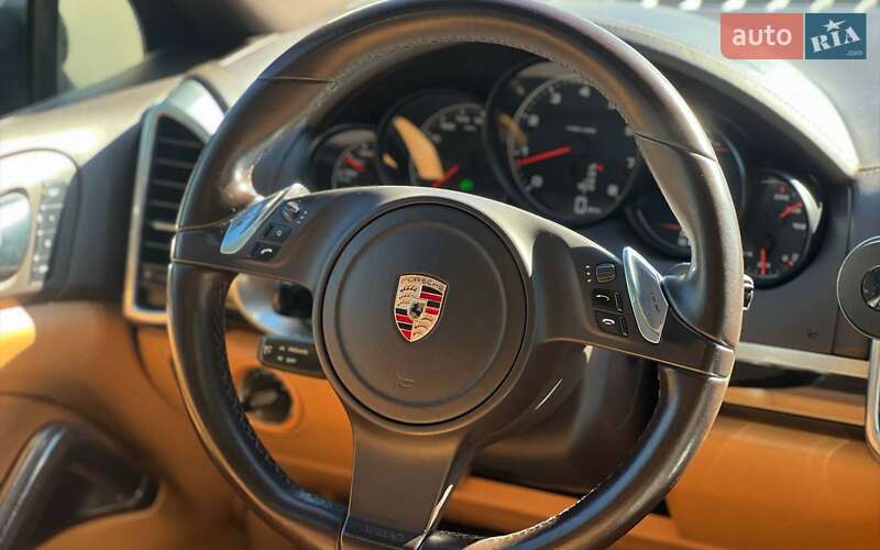 Позашляховик / Кросовер Porsche Cayenne 2012 в Івано-Франківську
