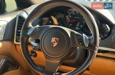 Внедорожник / Кроссовер Porsche Cayenne 2012 в 