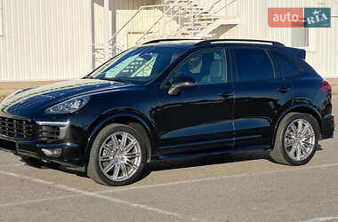 Внедорожник / Кроссовер Porsche Cayenne 2015 в 