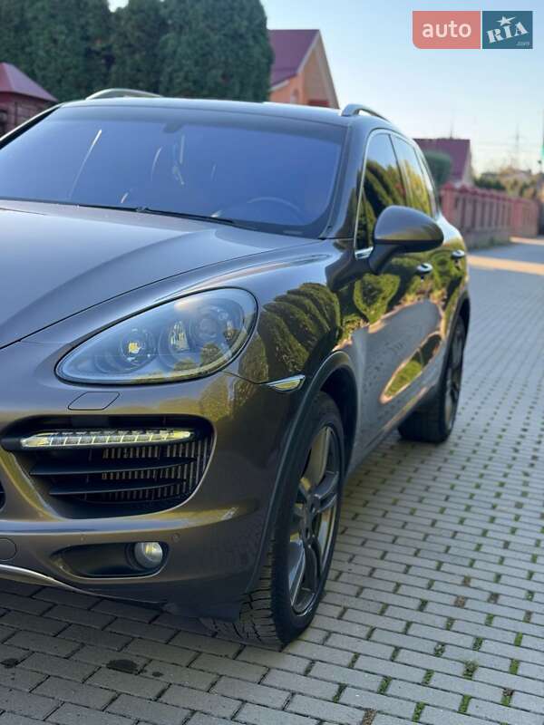 Внедорожник / Кроссовер Porsche Cayenne 2013 в Коростене